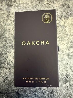 Oakcha Women's Extrait de Parfum — Black